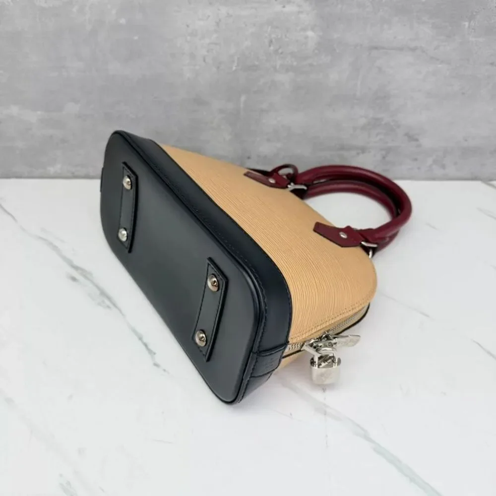 Louis Vuitton Women Pre-Loved Bag Very Good Condition